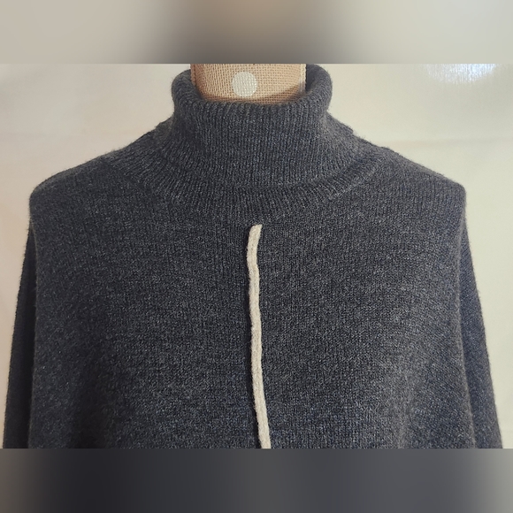 Turtleneck poncho by Mus & Bombon - Picture 2 of 5